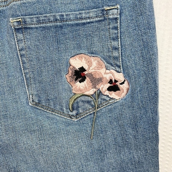 TREASURE & Bond Grant Mid Rise Ankle Boyfriend Jeans w/Floral Embroidery- Sz 28 - Picture 5 of 8